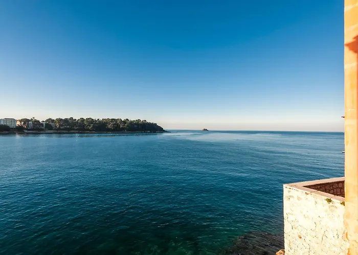 Mediterraneo Apartman *